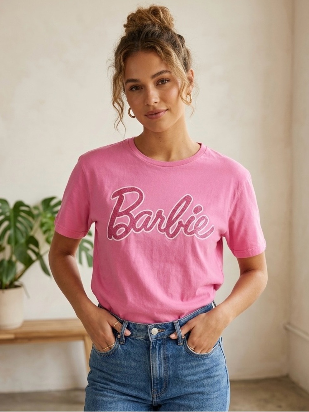 Barbie Pink Graphic Tee Size Medium Cute Casual Logo T-Shirt Y2K 90s Summer
